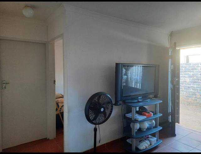 2 BEDROOM HOUSE FOR SALE IN SAVANNA CITY